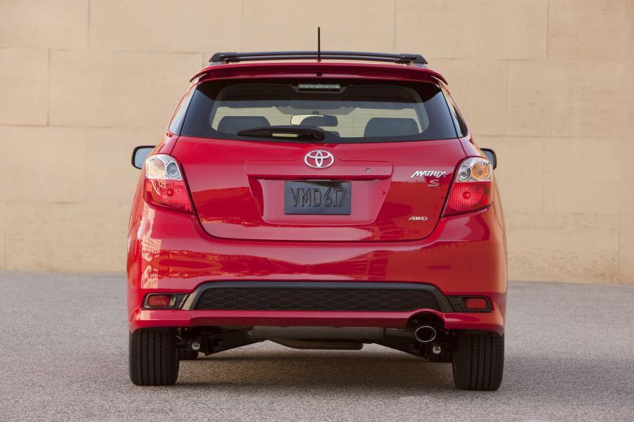  Toyota Matrix 2011 года  (фото 27 из 38)